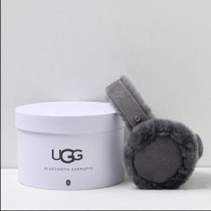 The ones for sale are black not grey